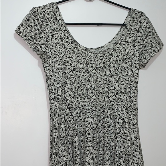 Daisy Short Sleeve Aeropostale Mini Dress - Picture 3 of 3